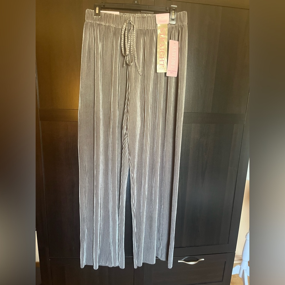 Pleated pants wide-leg silver metallic. Drawstring stretchy waist. Size L - Picture 4 of 12